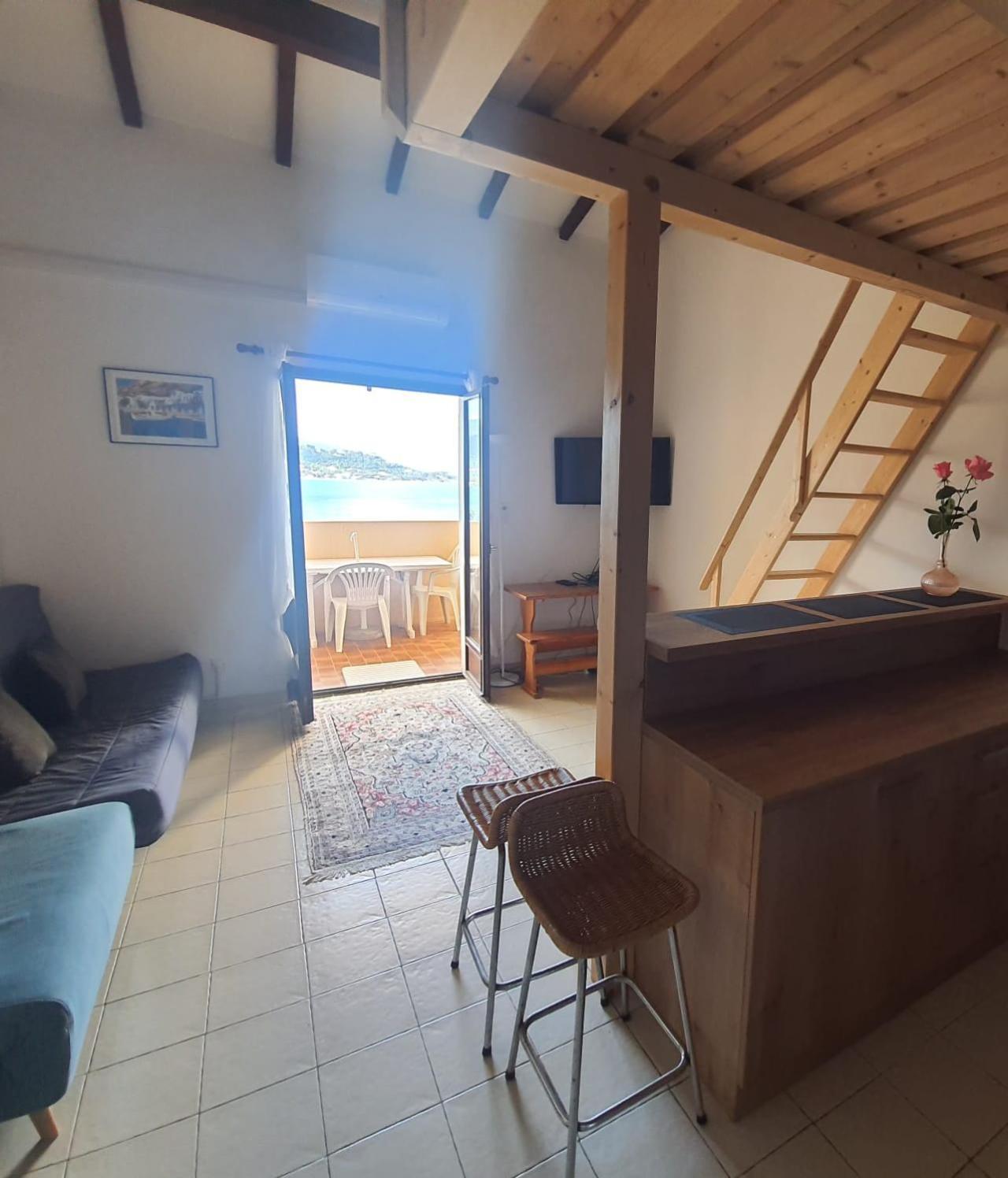 Apartment Liscia Sea View, Restaurant And Supermarket 50m